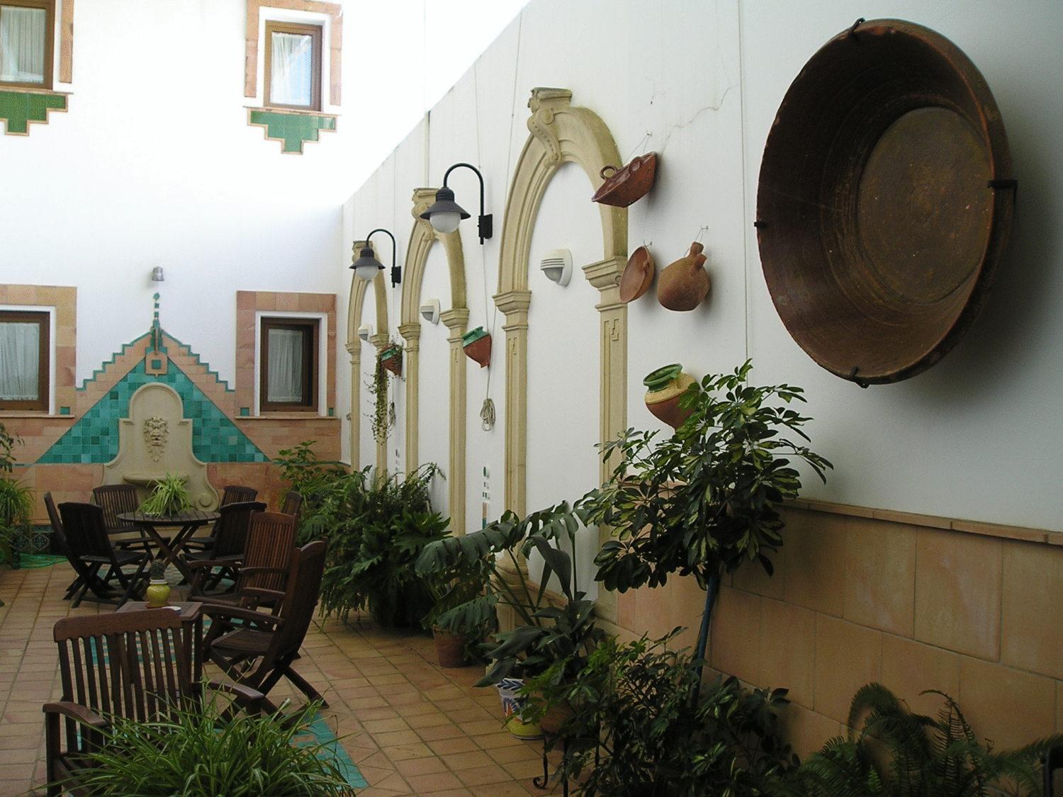 Plaza Chica Hotel การ์ตายา ภายนอก รูปภาพ